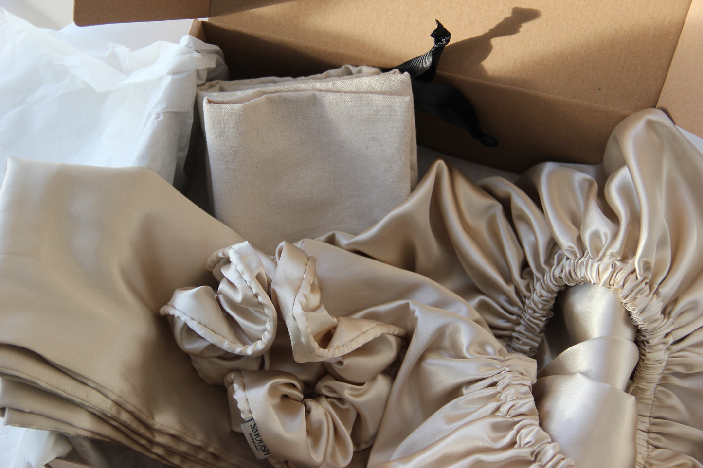 The Champagne Mami Box (c/ touca ajustável)