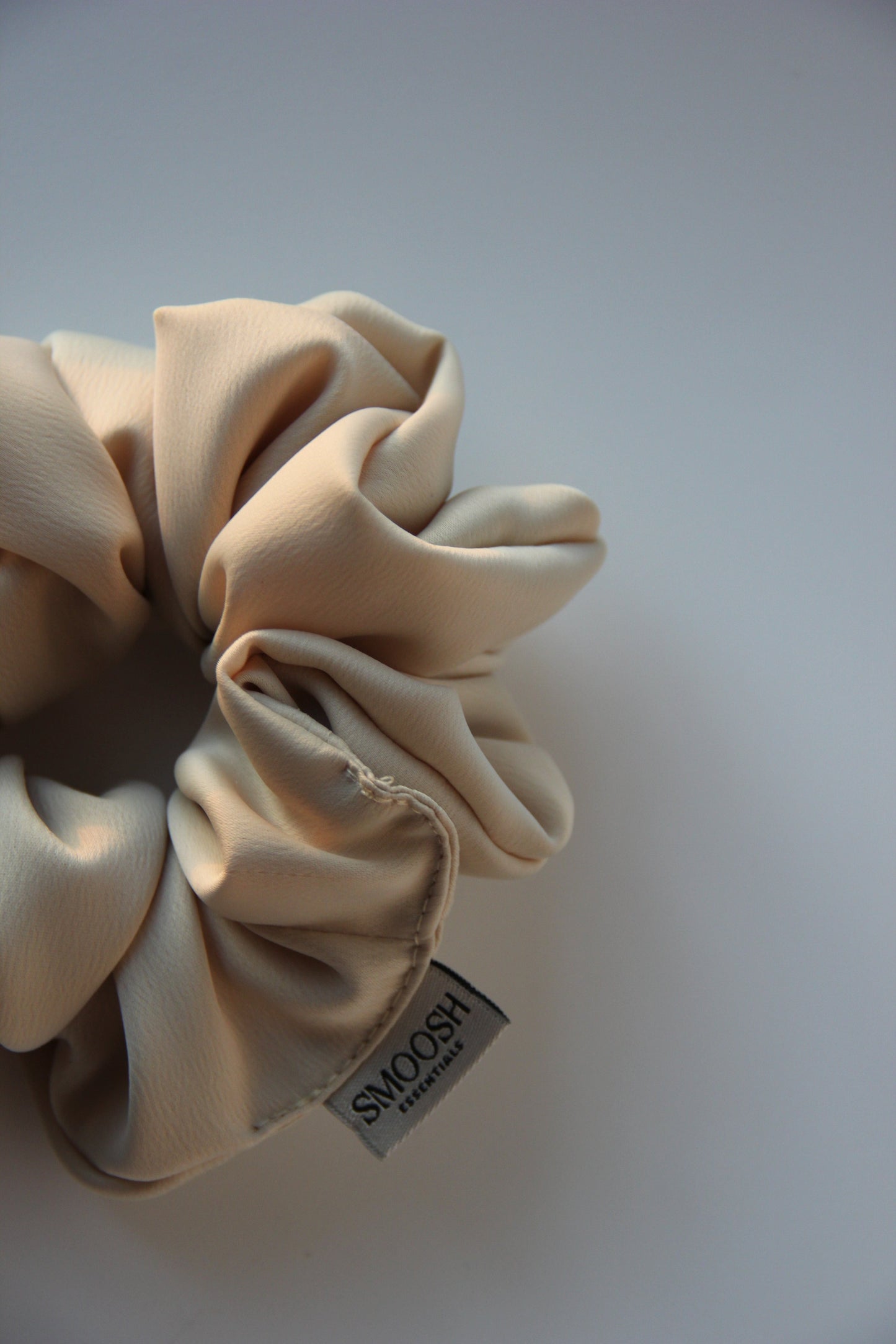 Scrunchie de cetim mate