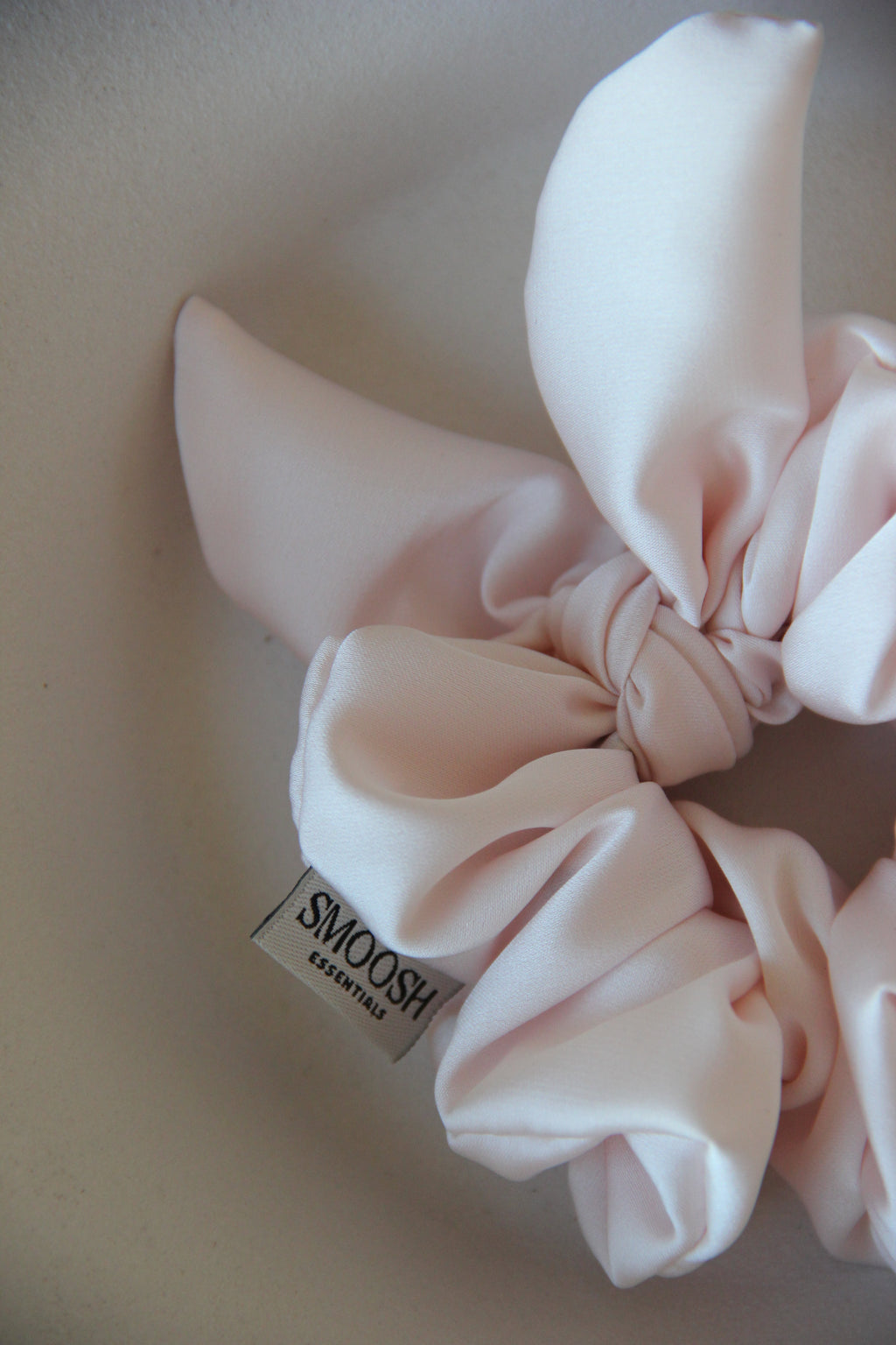 O scrunchie de coelhinho